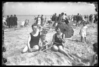fo040224: Pose van een gezin aan het strand